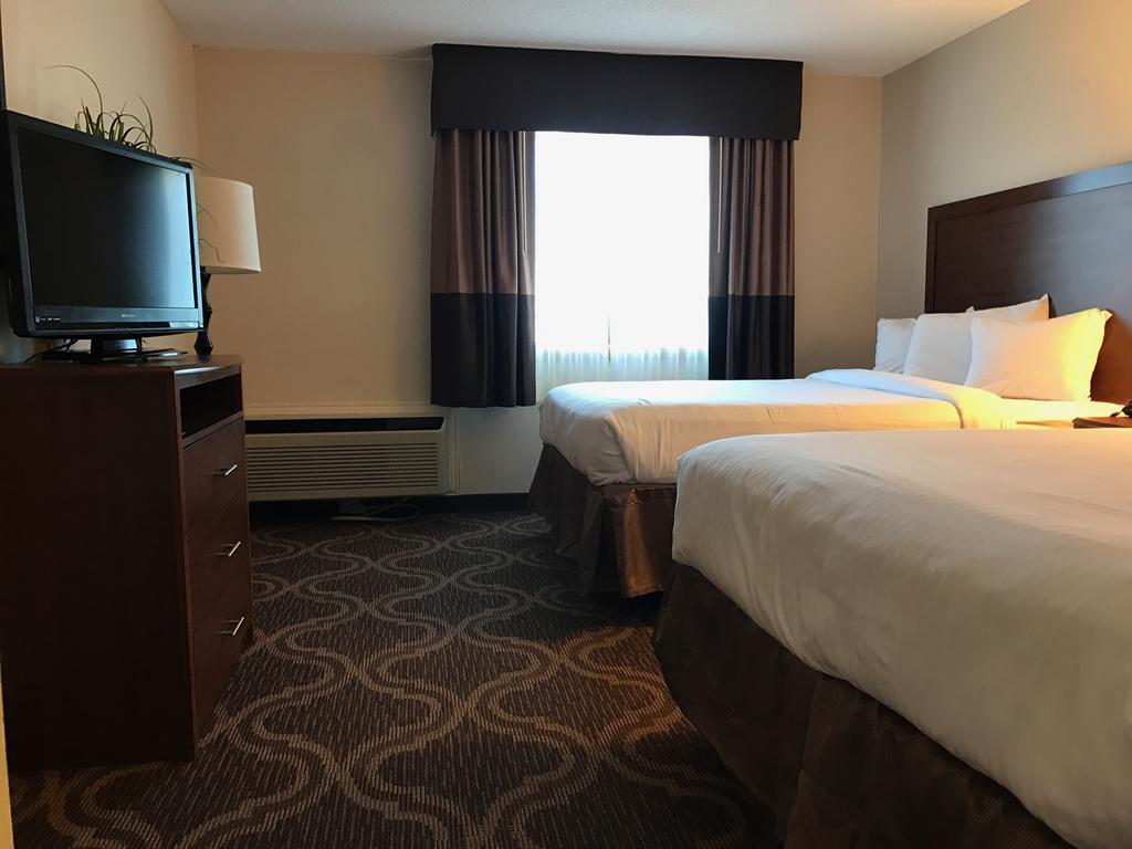 Ashmore Inn And Suites Лъбък Екстериор снимка