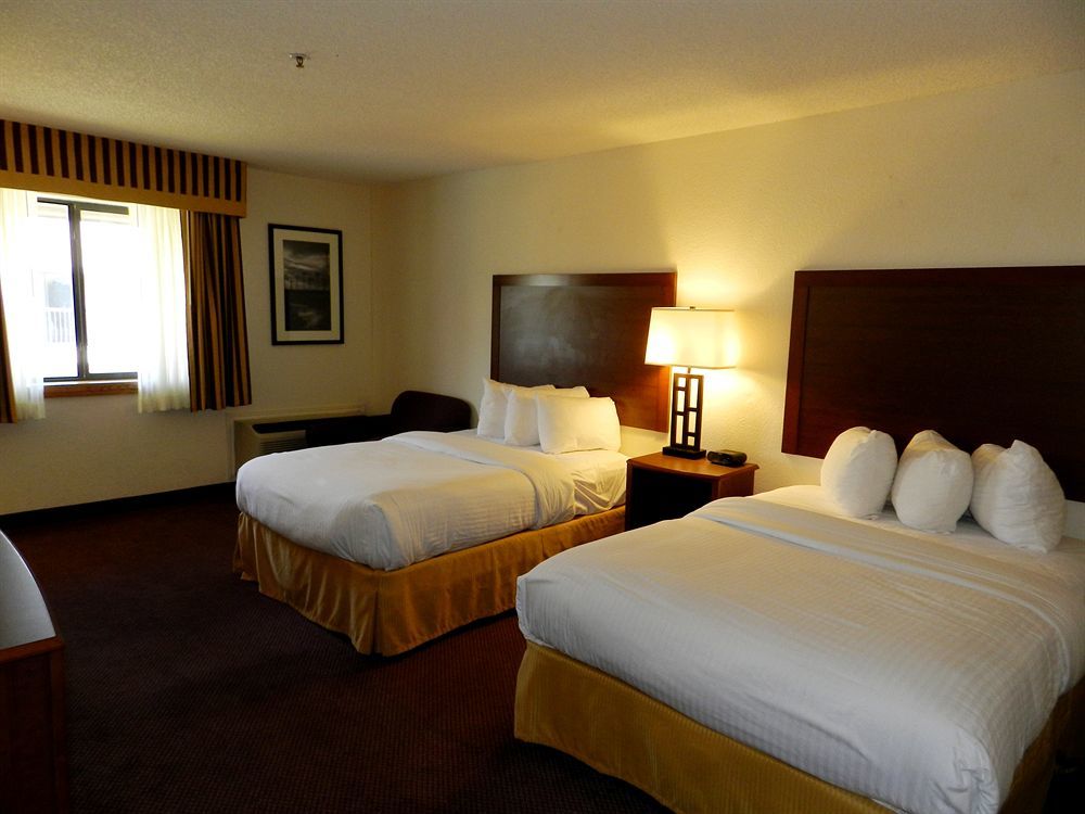 Ashmore Inn And Suites Лъбък Екстериор снимка