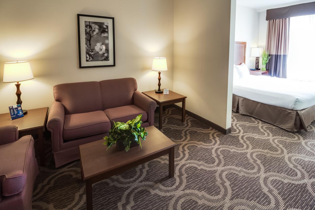 Ashmore Inn And Suites Лъбък Екстериор снимка
